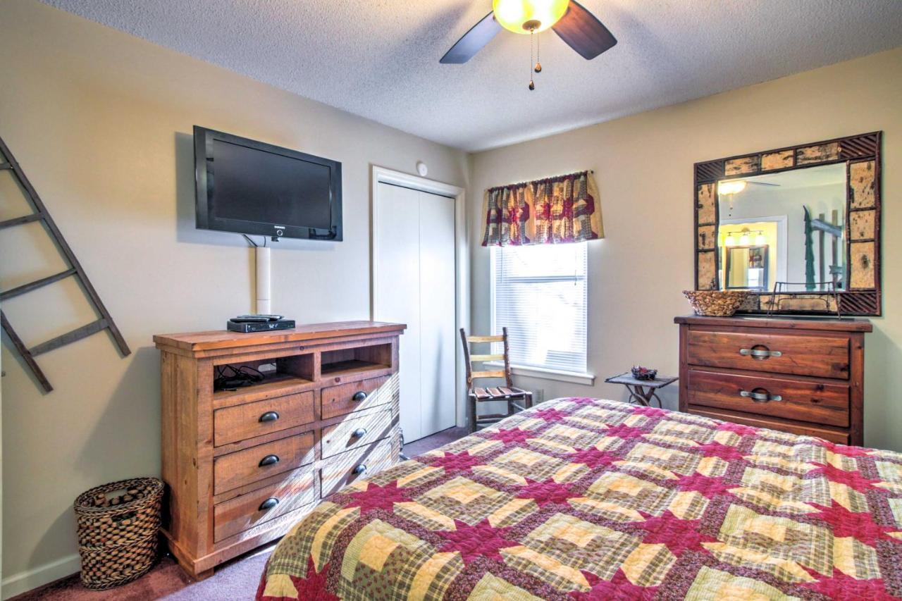 Tree Top Dream Cabin With Hot Tub In Gatlinburg! Villa Bagian luar foto