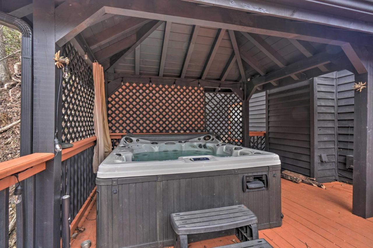 Tree Top Dream Cabin With Hot Tub In Gatlinburg! Villa Bagian luar foto