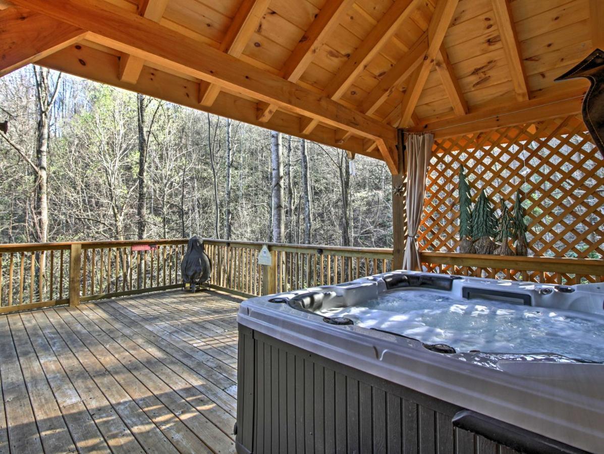 Tree Top Dream Cabin With Hot Tub In Gatlinburg! Villa Bagian luar foto